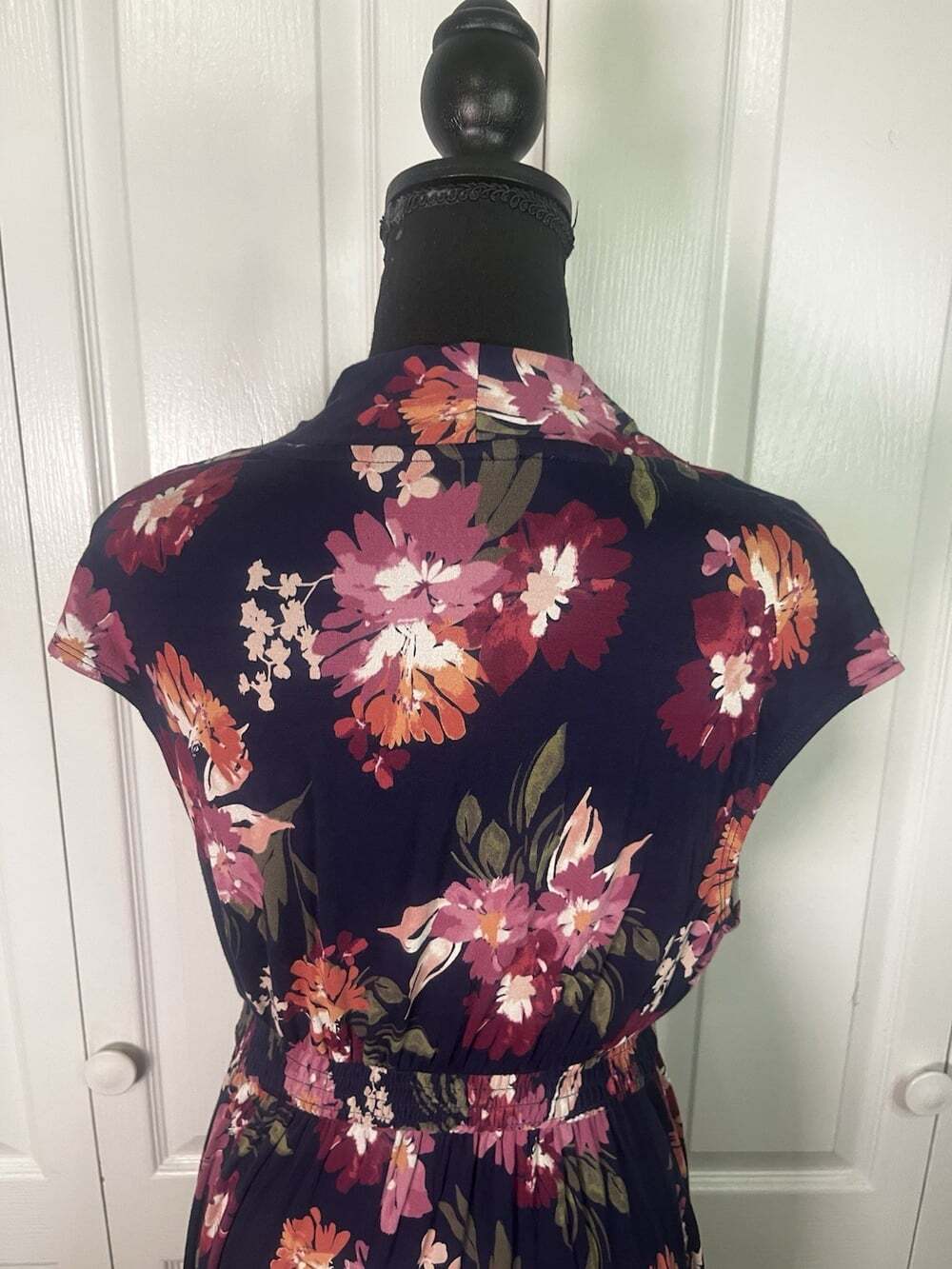 Isabel Maternity Nursing Navy Floral Faux Wrap Maxi Dress Sz M Smocked Cap Sleev - Picture 8 of 10